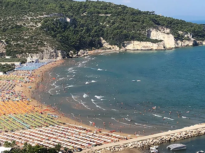 Vacanze a Peschici con bambini: mare, natura e libertà per tutta la famiglia